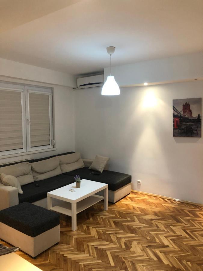 Empire Apartments Skopje Buitenkant foto